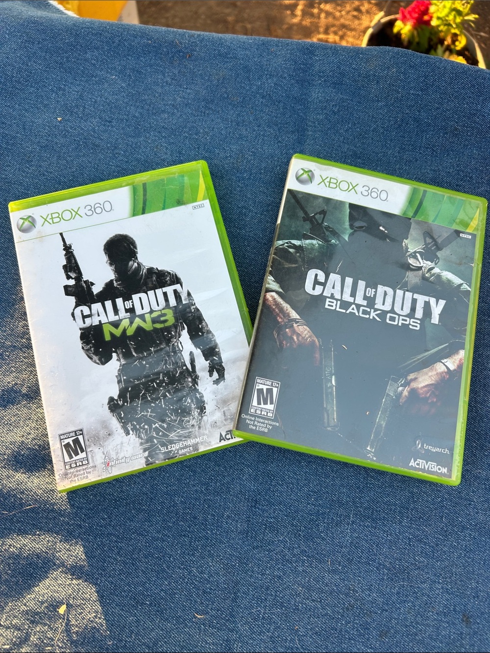 Game Bundle/Microsoft Xbox 360 Call of Duty MW3 & Black Ops - Green Edition